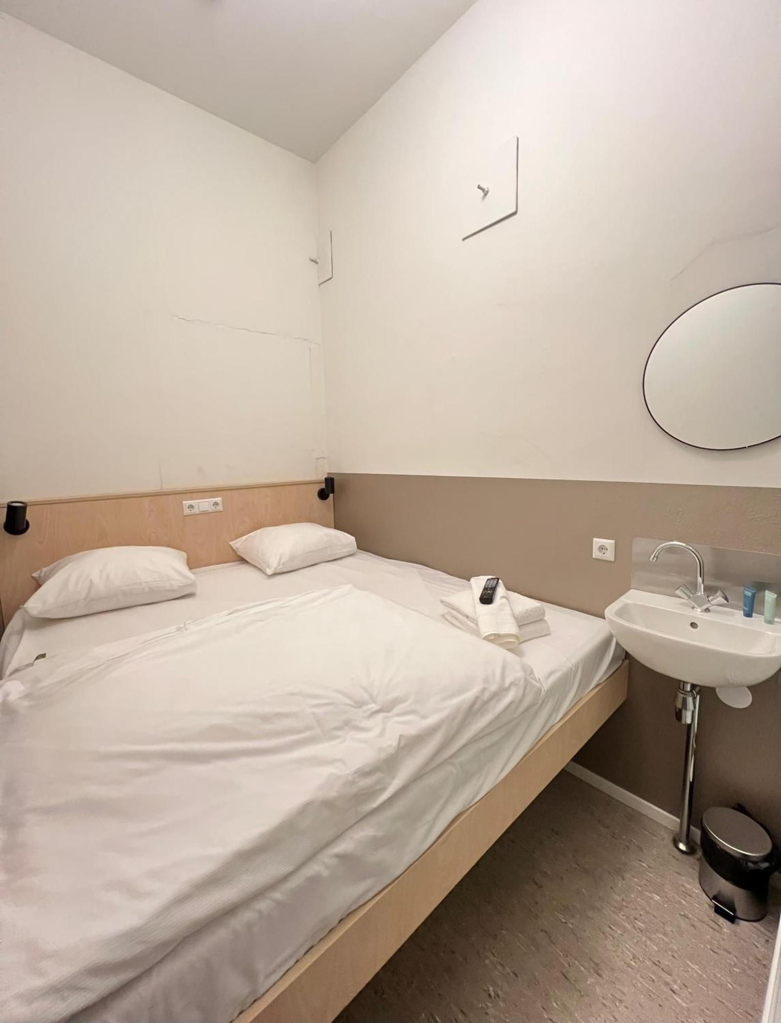Stadsherberg Ald Weishoes - Hostel Venlo Bagian luar foto